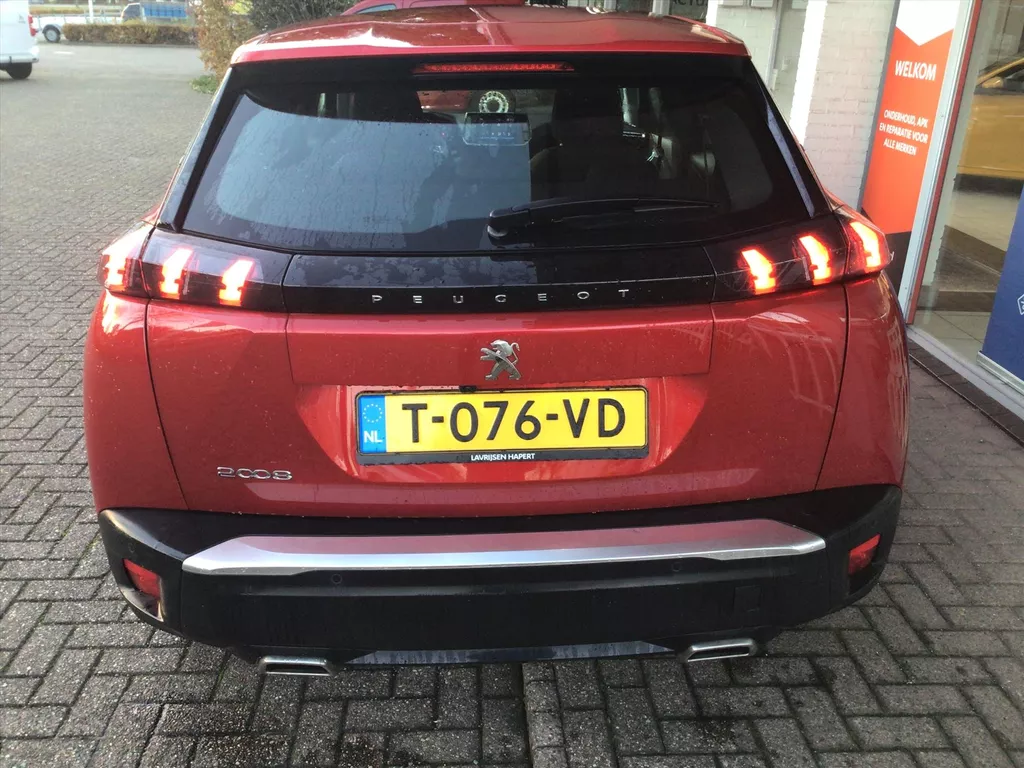 PEUGEOT 2008 1.2 PureTech 130pk EAT8 Active PEUGEOT 2008 1.2 PureTech 130pk EAT8 Active