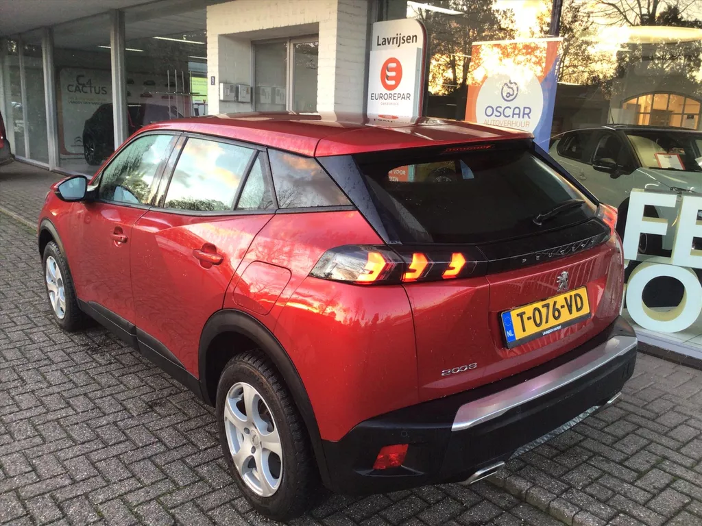 PEUGEOT 2008 1.2 PureTech 130pk EAT8 Active PEUGEOT 2008 1.2 PureTech 130pk EAT8 Active