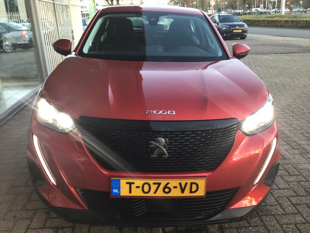 PEUGEOT 2008 1.2 PureTech 130pk EAT8 Active PEUGEOT 2008 1.2 PureTech 130pk EAT8 Active