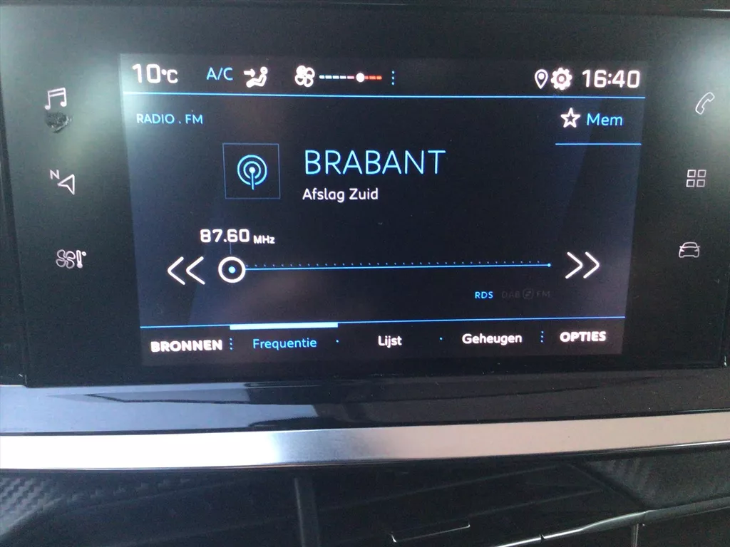 PEUGEOT 2008 1.2 PureTech 130pk EAT8 Active PEUGEOT 2008 1.2 PureTech 130pk EAT8 Active