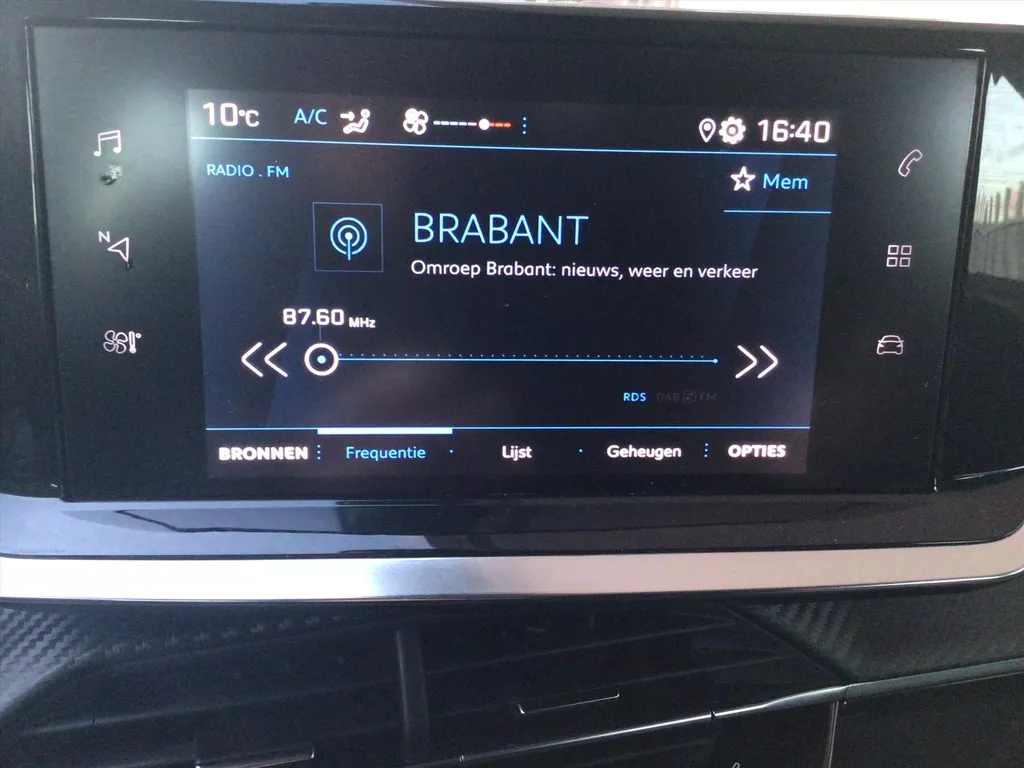 PEUGEOT 2008 1.2 PureTech 130pk EAT8 Active PEUGEOT 2008 1.2 PureTech 130pk EAT8 Active