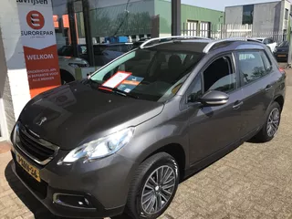 PEUGEOT 2008 1.2 VTi Blue Lease 82pk Blue Lease